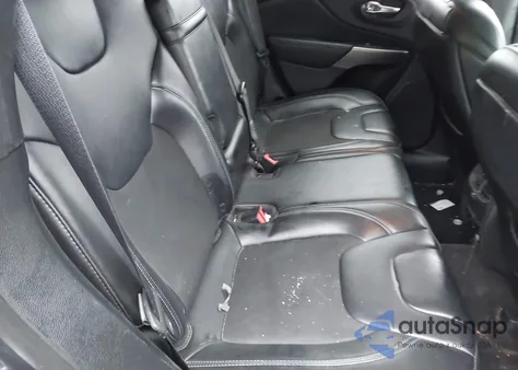 2019 Jeep Cherokee Latitude Plus 4X4 z USA, uszkodzony, nr VIN 1C4PJMLX9KD232099